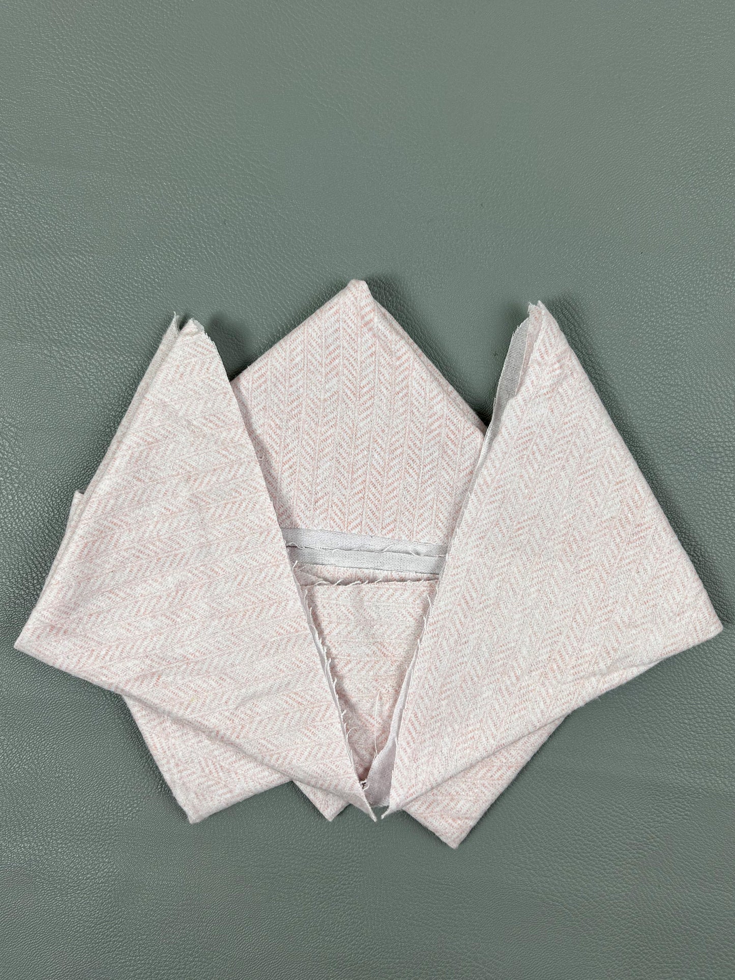 9×9 Inches Weight : 400gm Multicolor & Multidesign Classic Flannel Tissues / Dusting Cloth