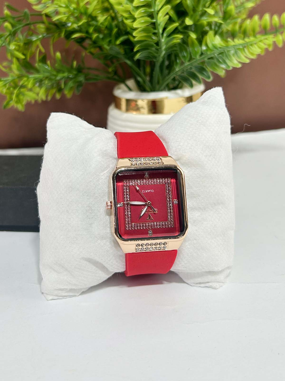 Red Stylish Wrist Watch for Women WW148