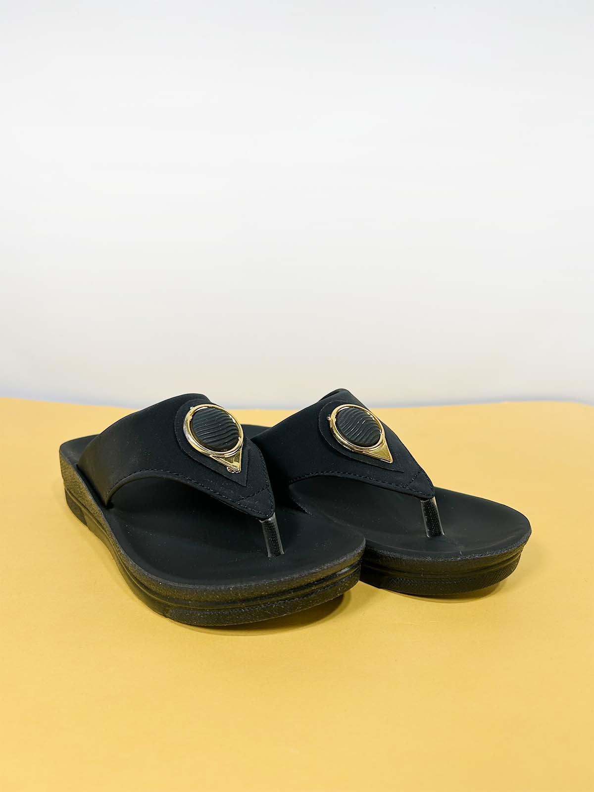 Black Casual Slipper for Women WS44