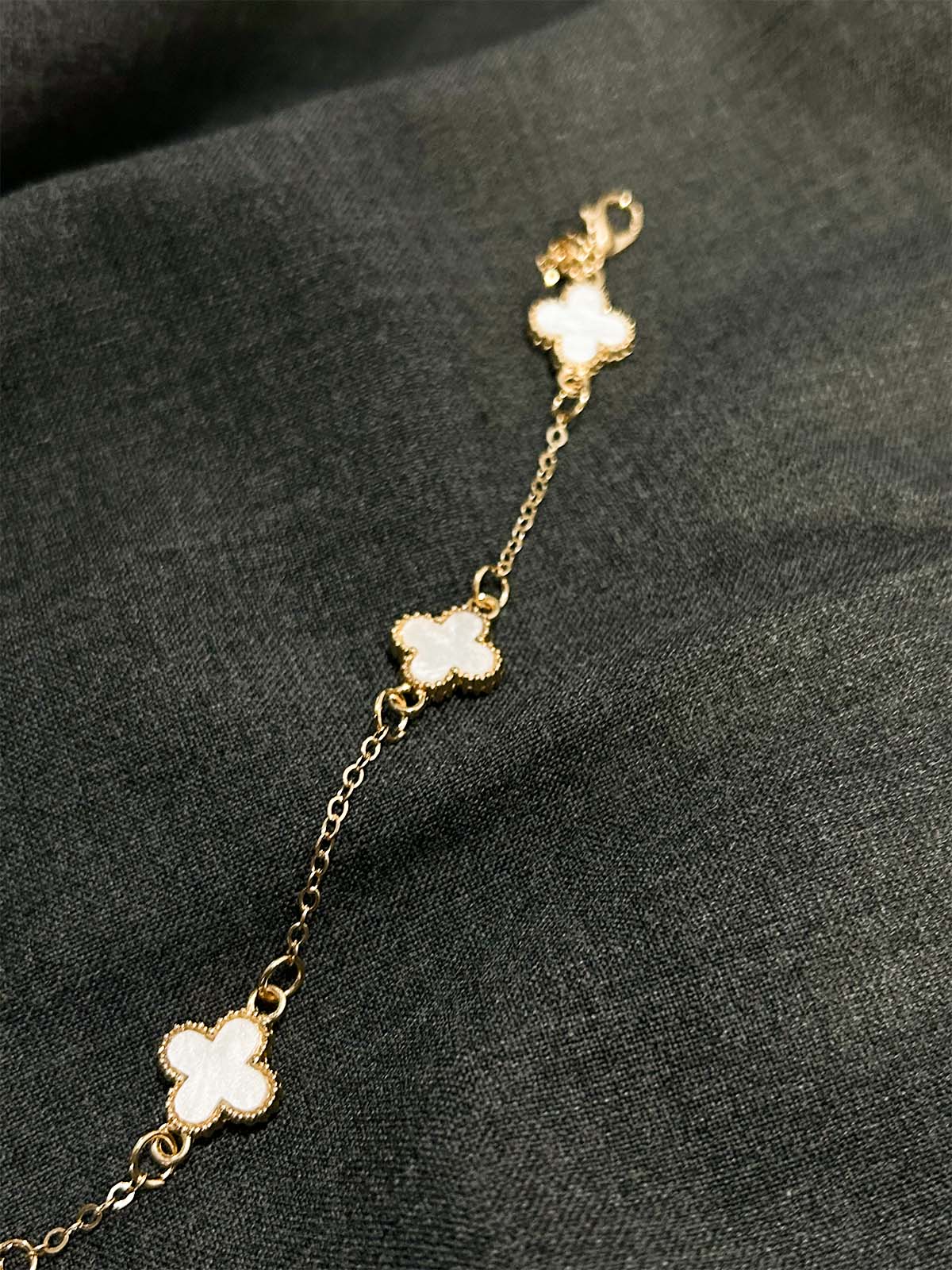 White Clover Bracelet WGN26