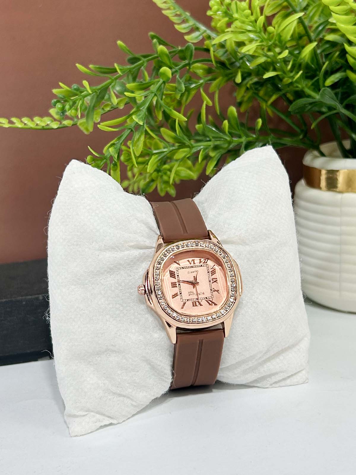 Brown Stylish Wrist Watch for Women WW106