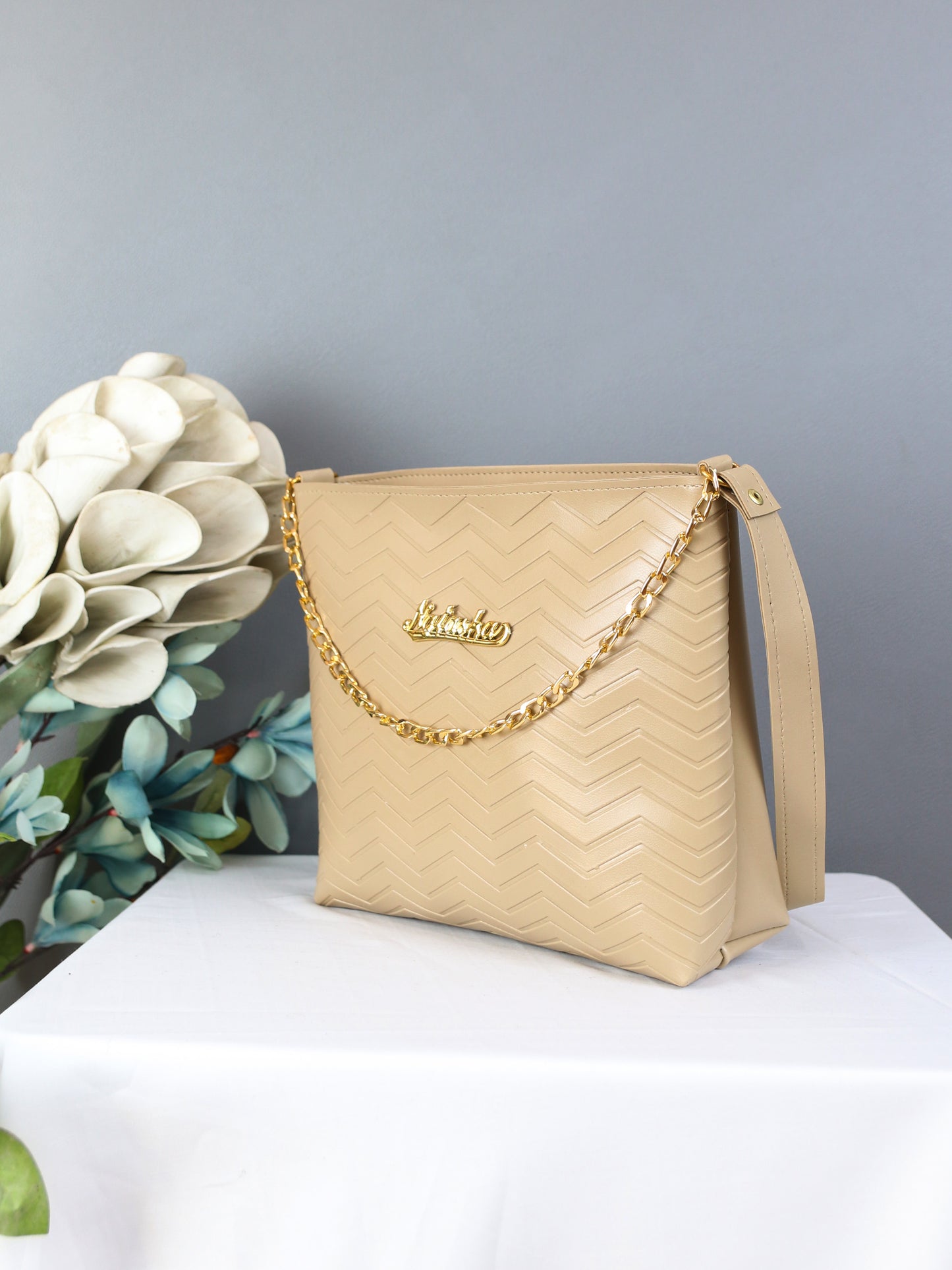 Women's Natasha Handbag LIght Brown