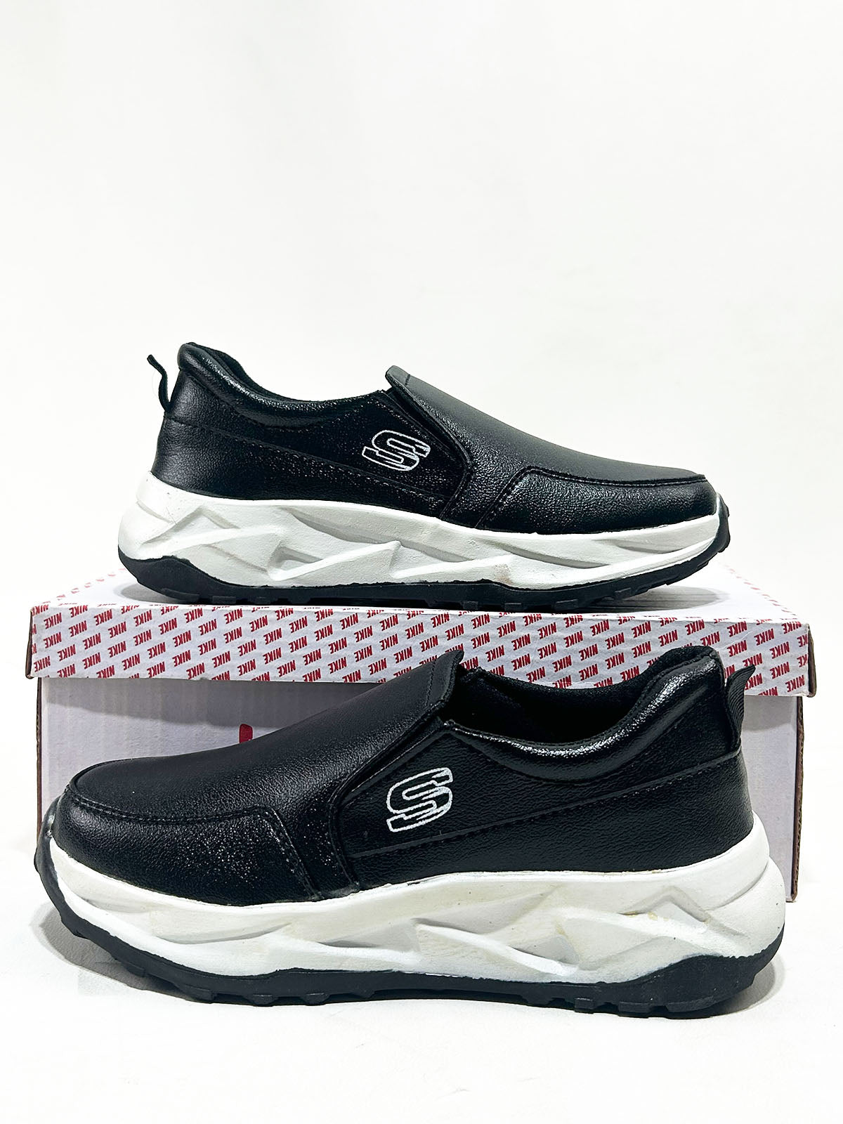 Black Classic Slip-On Shoes For Men MJS256