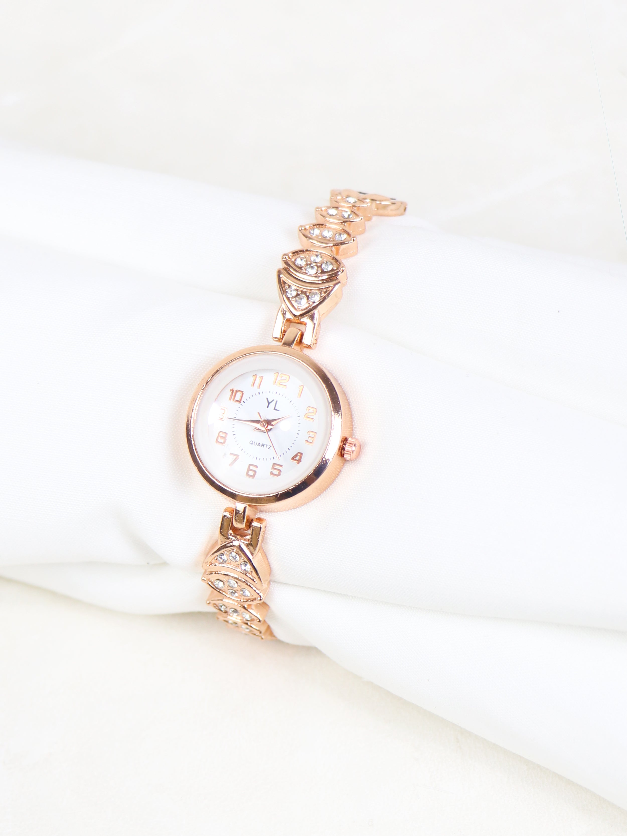 Girl hand watch online price