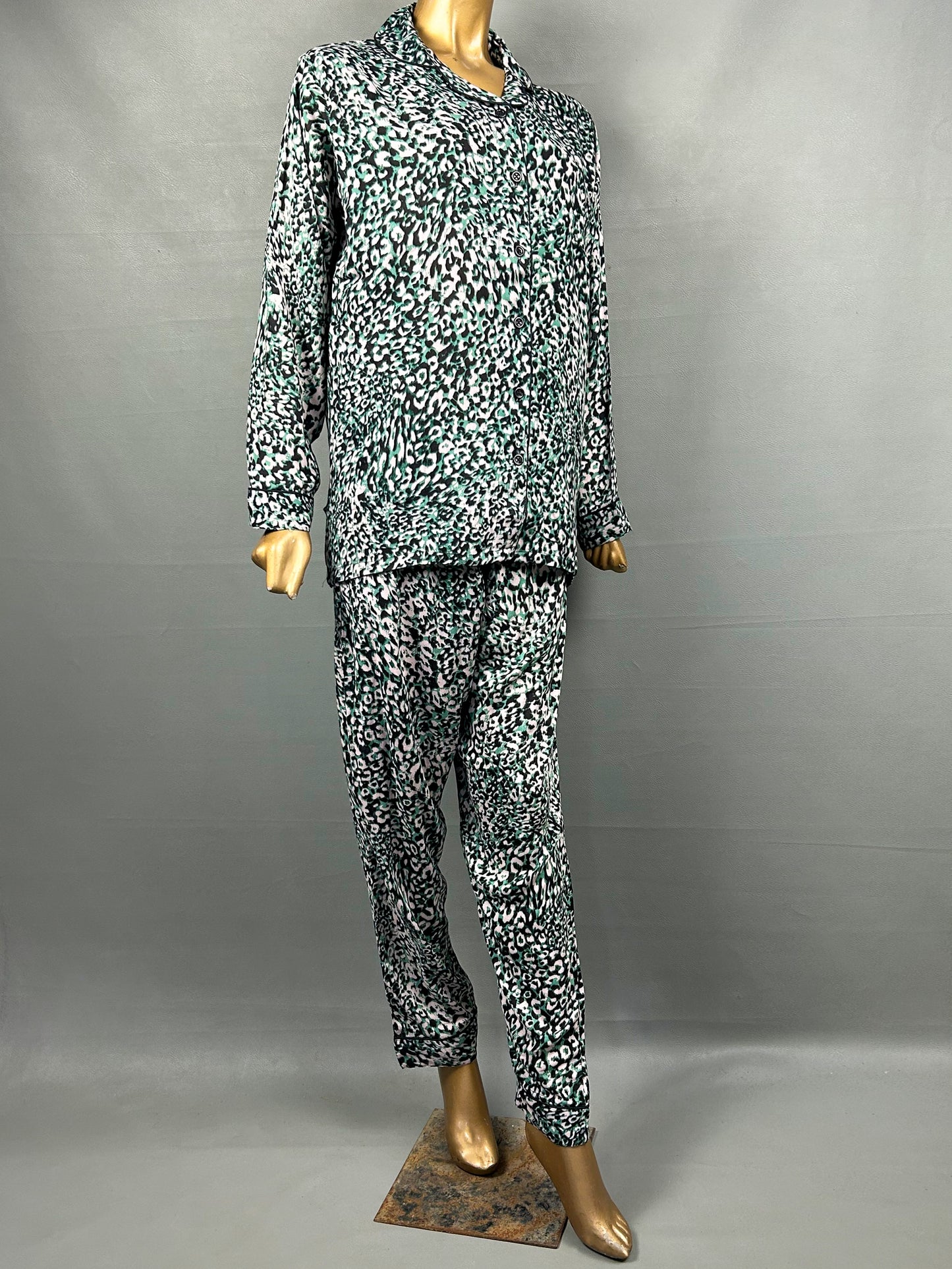 Green Linen Printed Night Suit For Women WNS17
