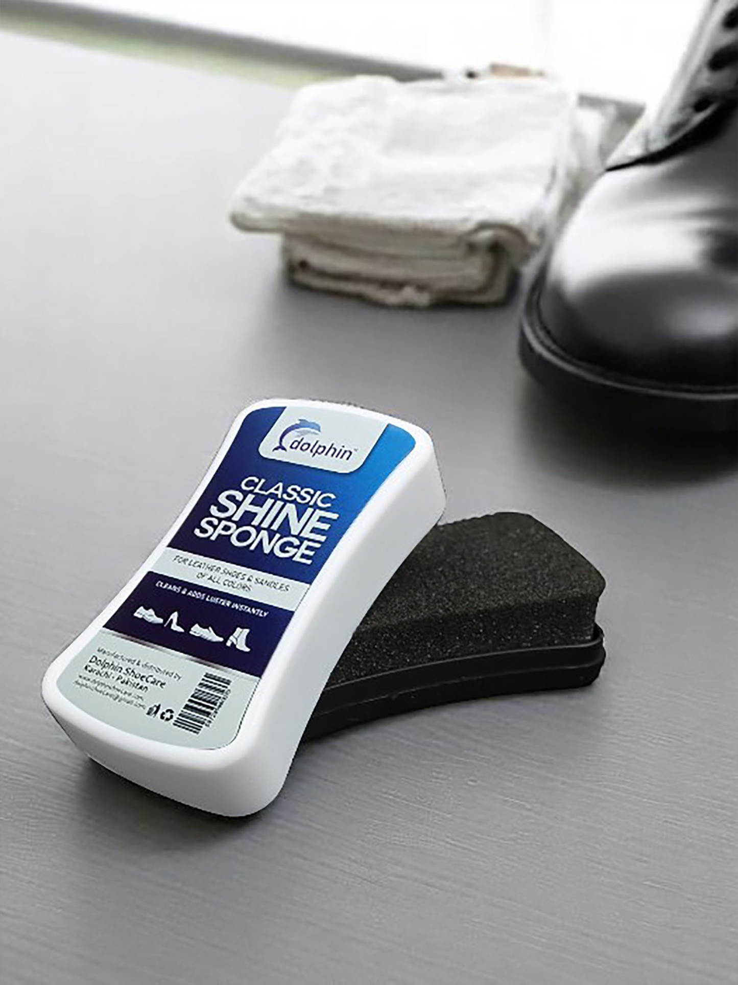 Dolphin Classic Shoe Shiner With Single sided Sponges SP15