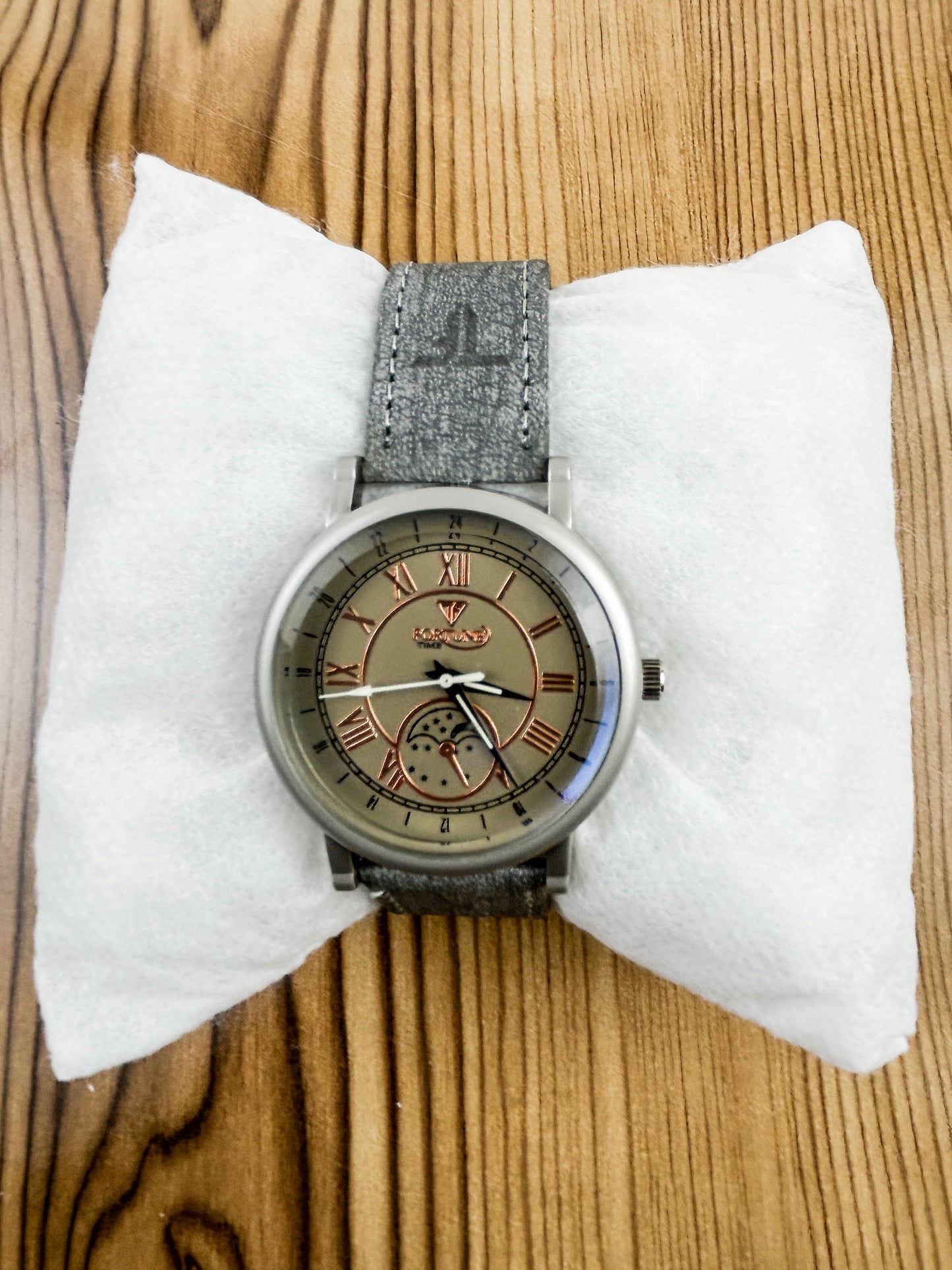 Grey Strap Watch For Men MW135