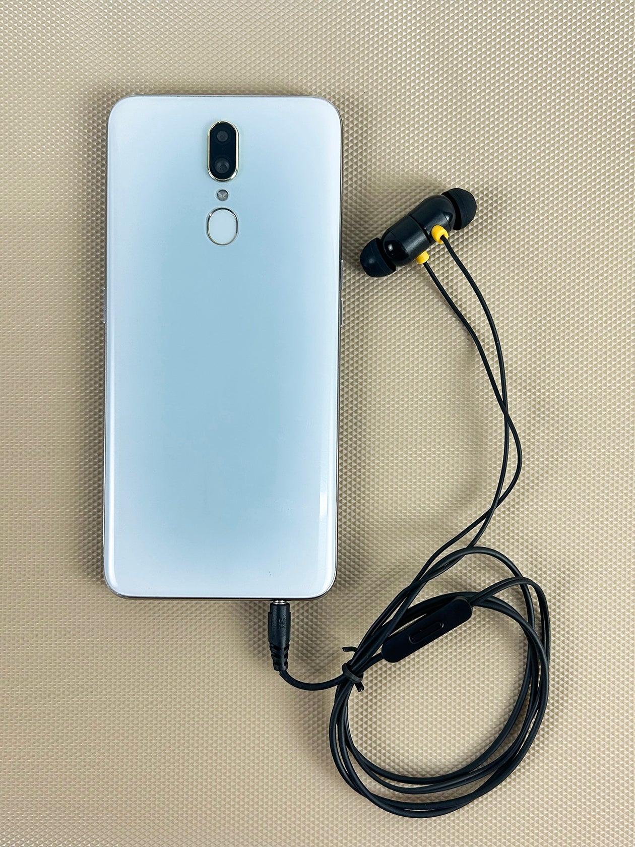 R-20 Realme Magnet Wired Earphones MA12