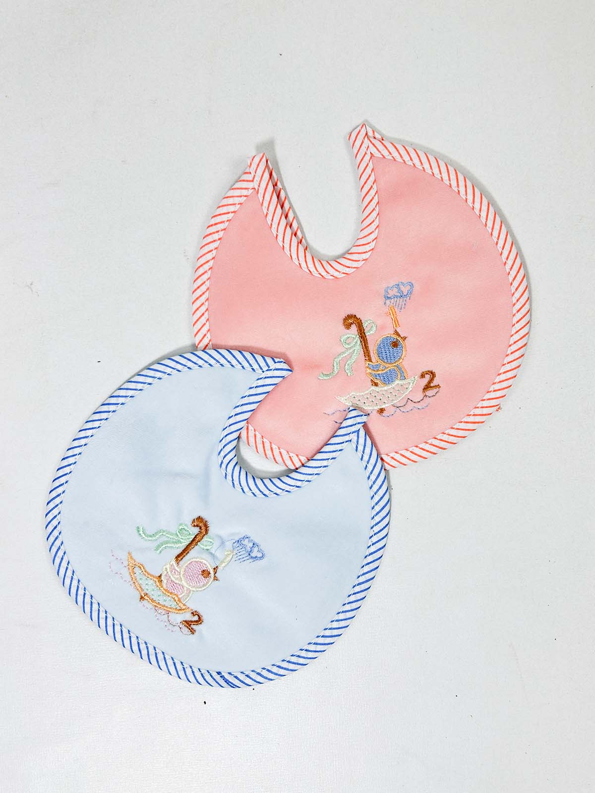 D11 Pack Of 2 Soft and Absorbent Bibs for Newborn NBC26