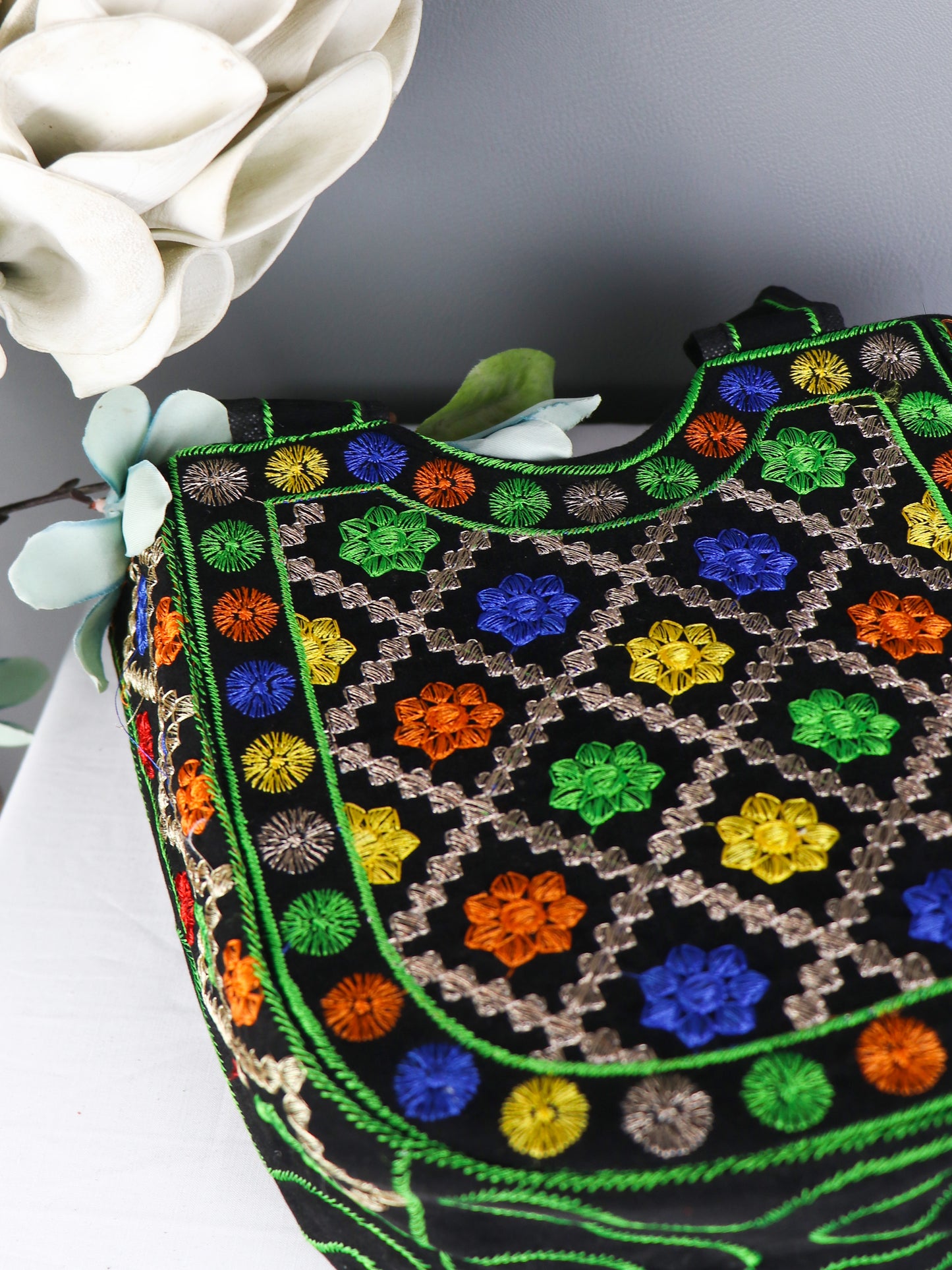 Women's Traditional Handbag Flowers 02 - Multicolor
