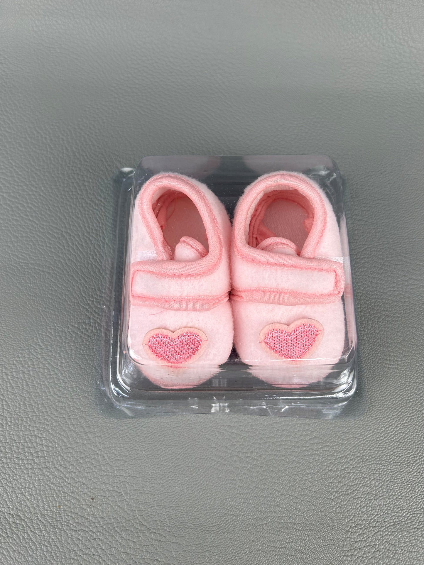 Pack of 6 Multicolor Basic Booties For Newborn NB02