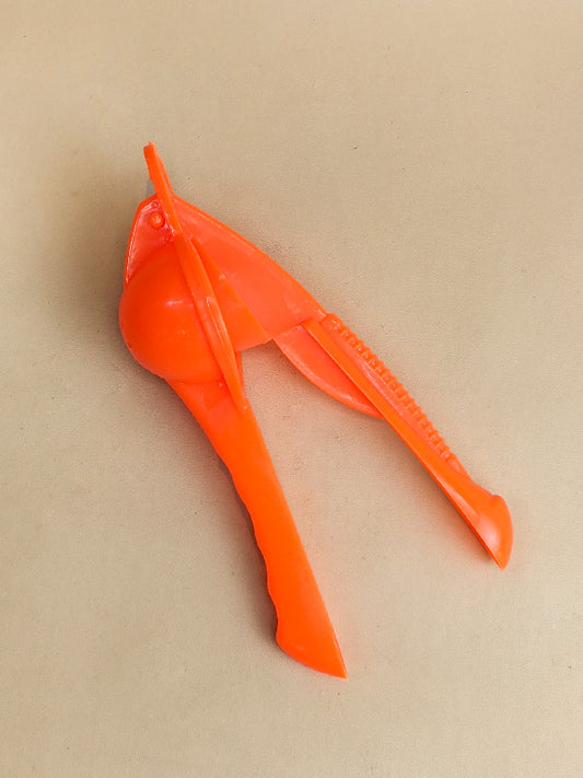 Plastic Lemon Squeezer Orange KIT-6