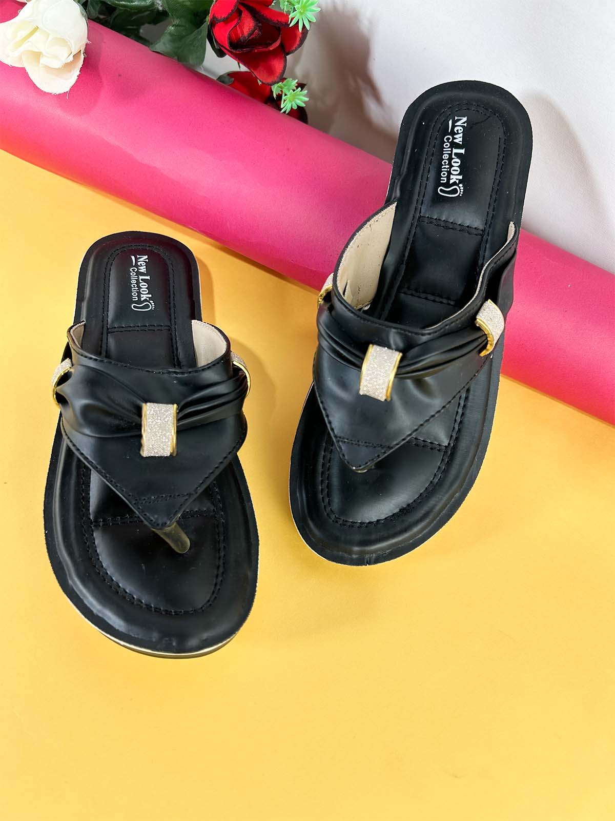 Black Casual Slipper for Women WS39