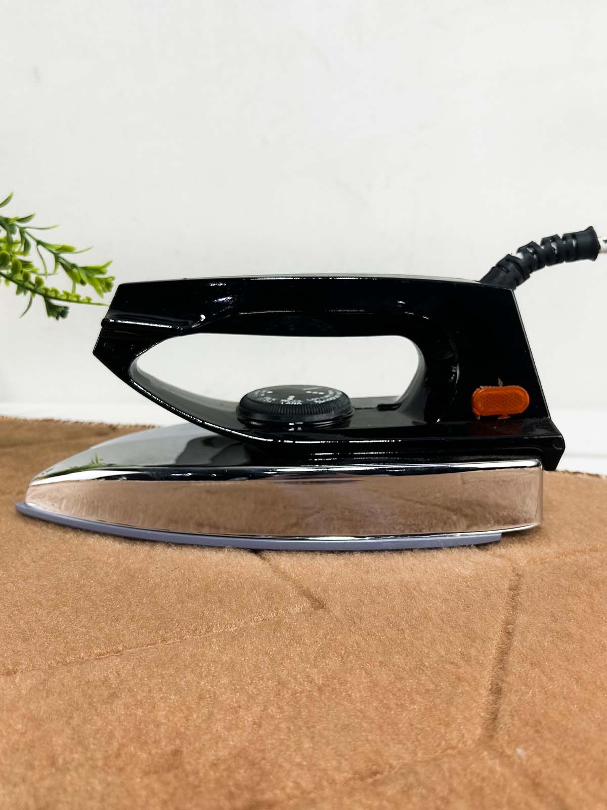 Light Weight Electric Dry Iron 1000W
