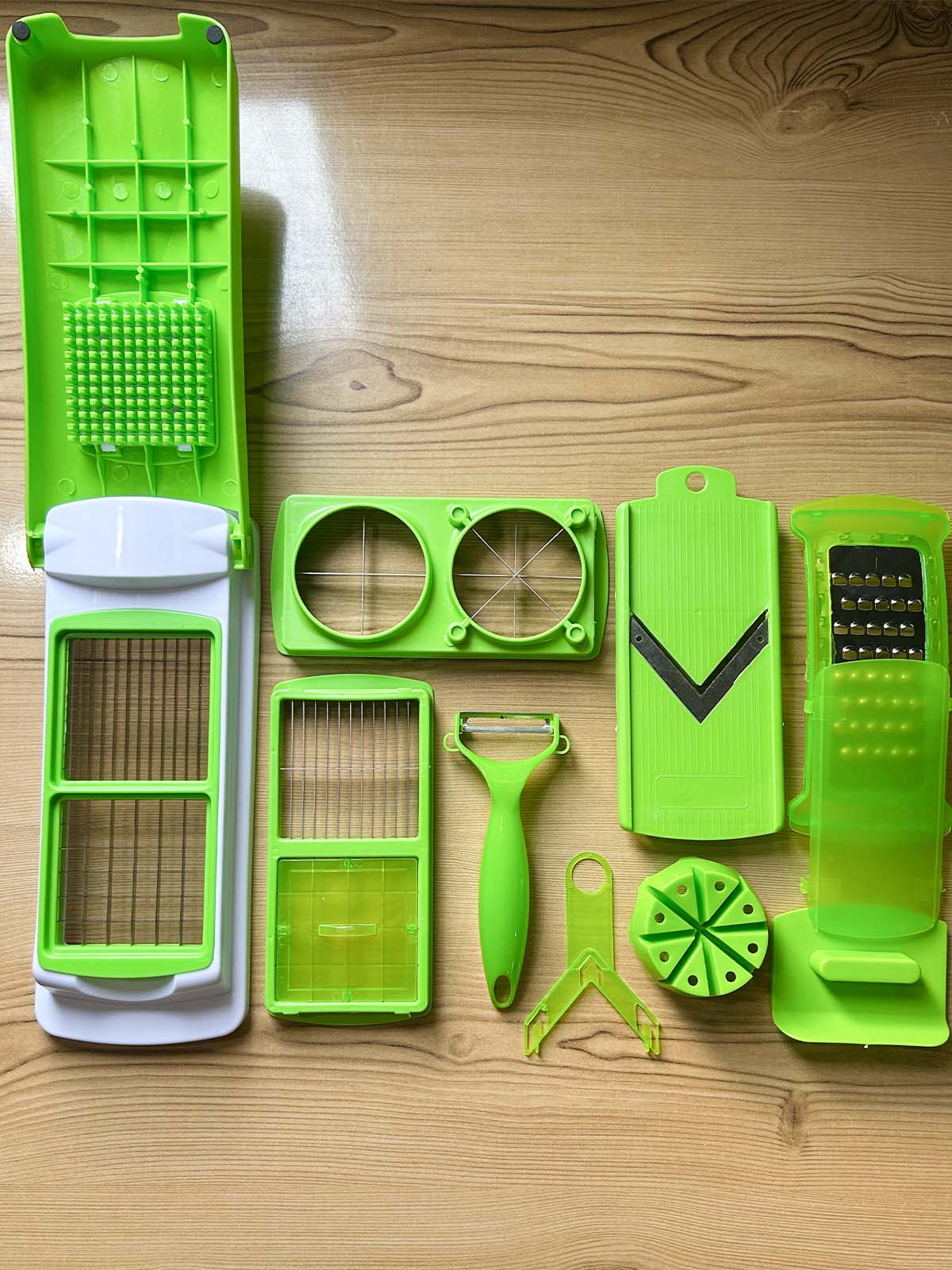 Multifunctional One Step Precision Slicer, Grater, Chopper, Peeler & Cutter Set