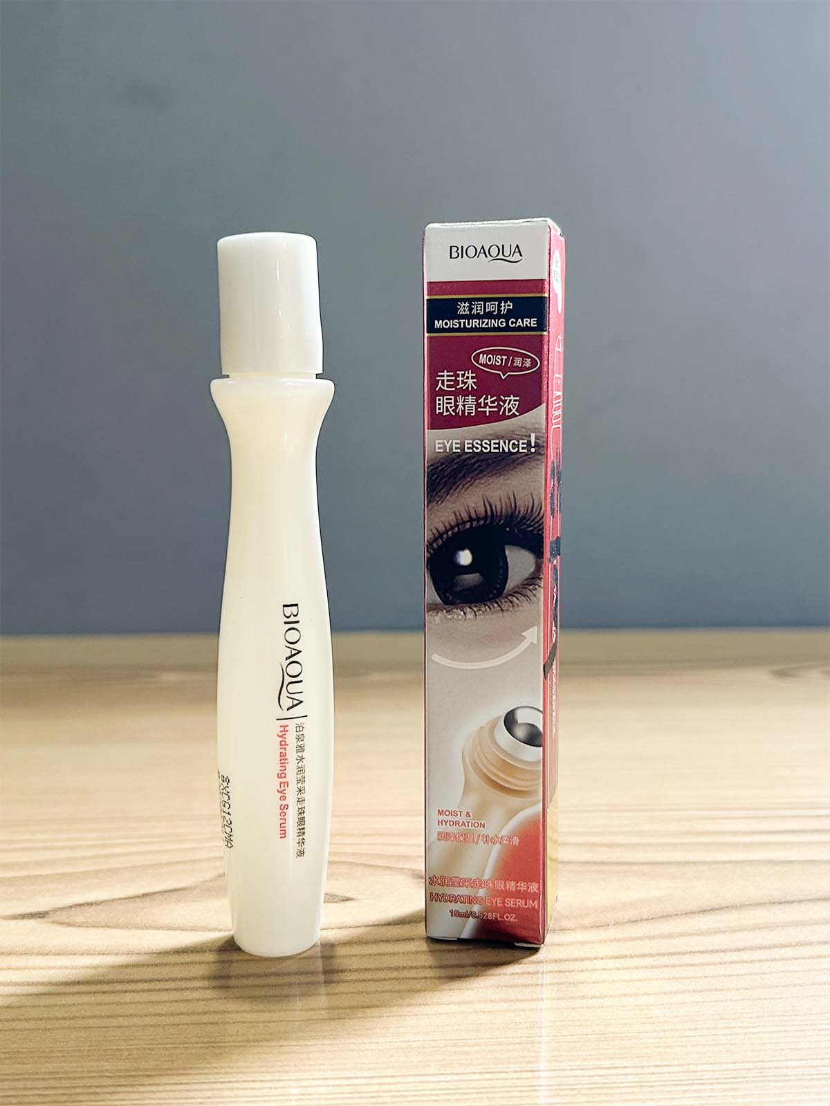 Hydrating Eye Serum / Essence with a roll-on ball Applicator