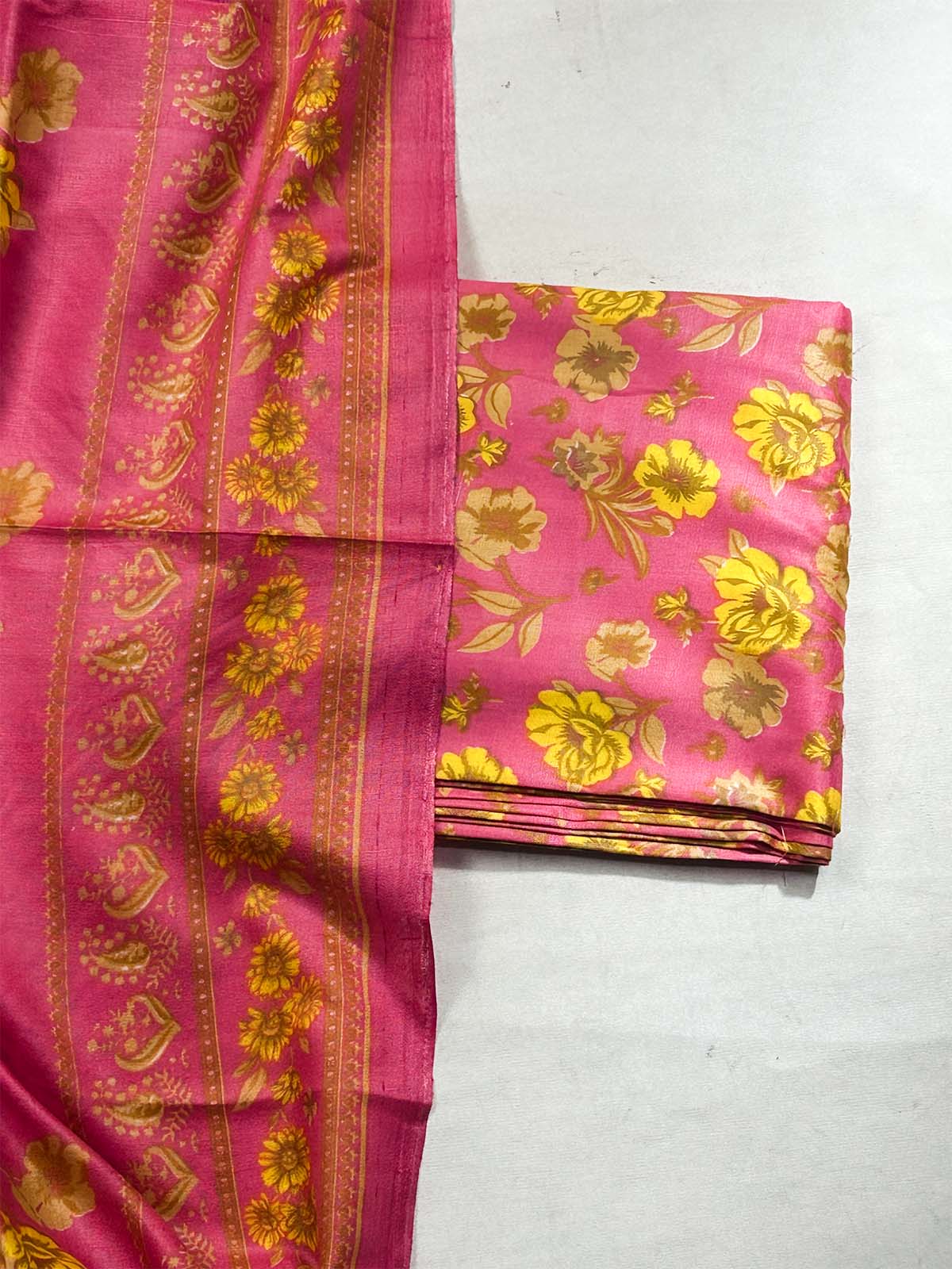 3Pcs Unstitched Digital Lawn Suit For Women WU244
