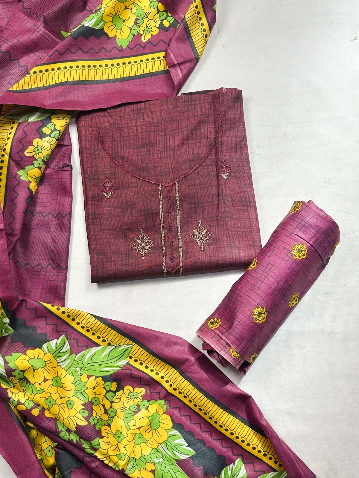 3Pcs Unstitched Digital Lawn Suit For Women WU253