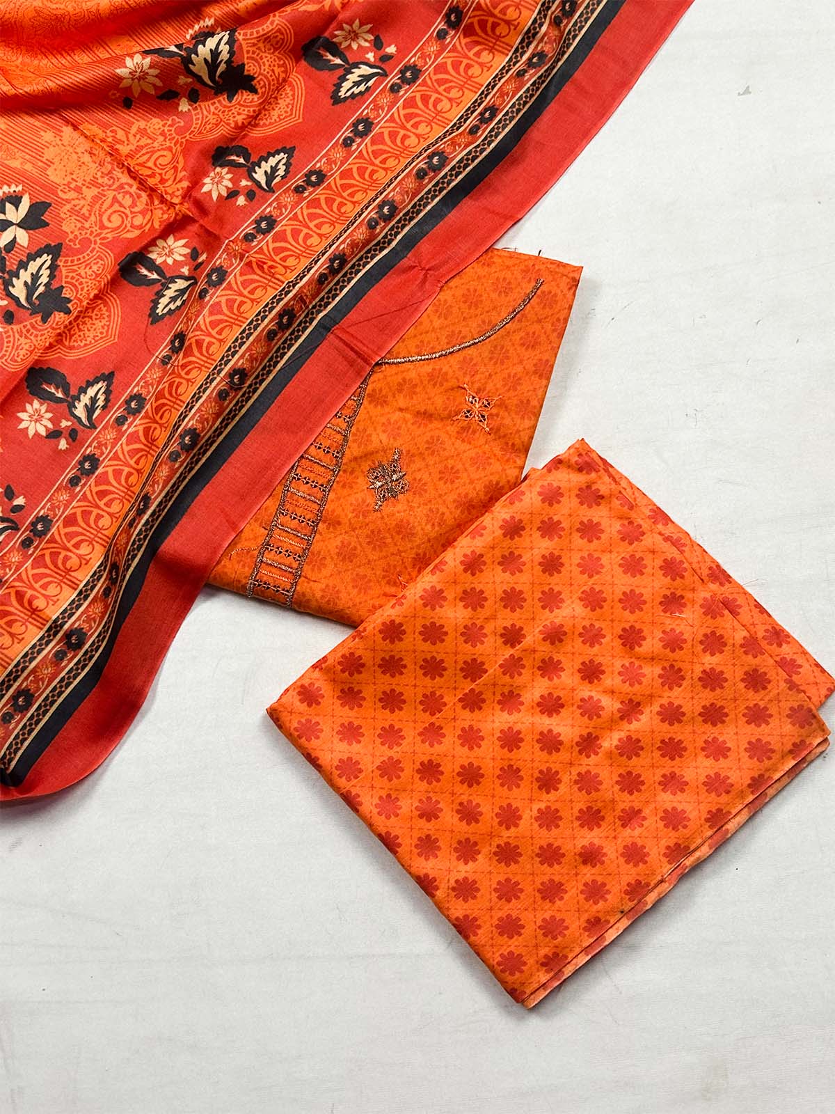 3Pcs Unstitched Digital Lawn Suit For Women WU255