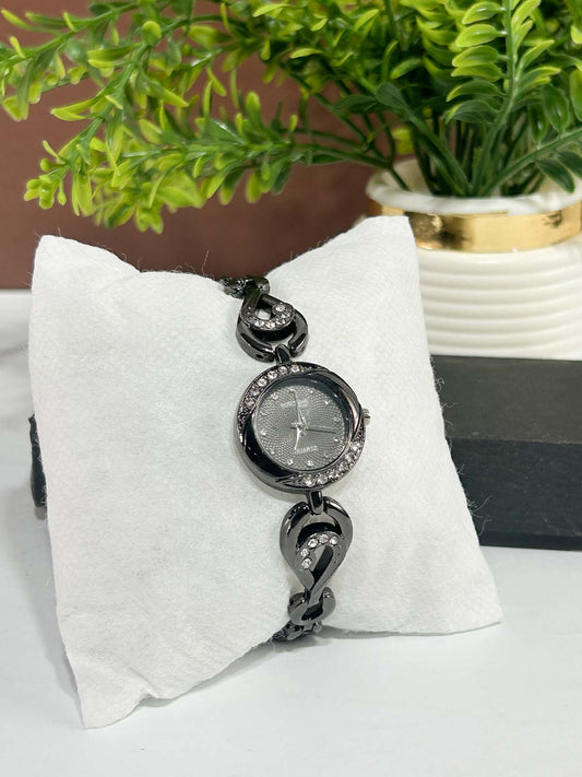 Black Stylish Wrist Watch for Women WW129