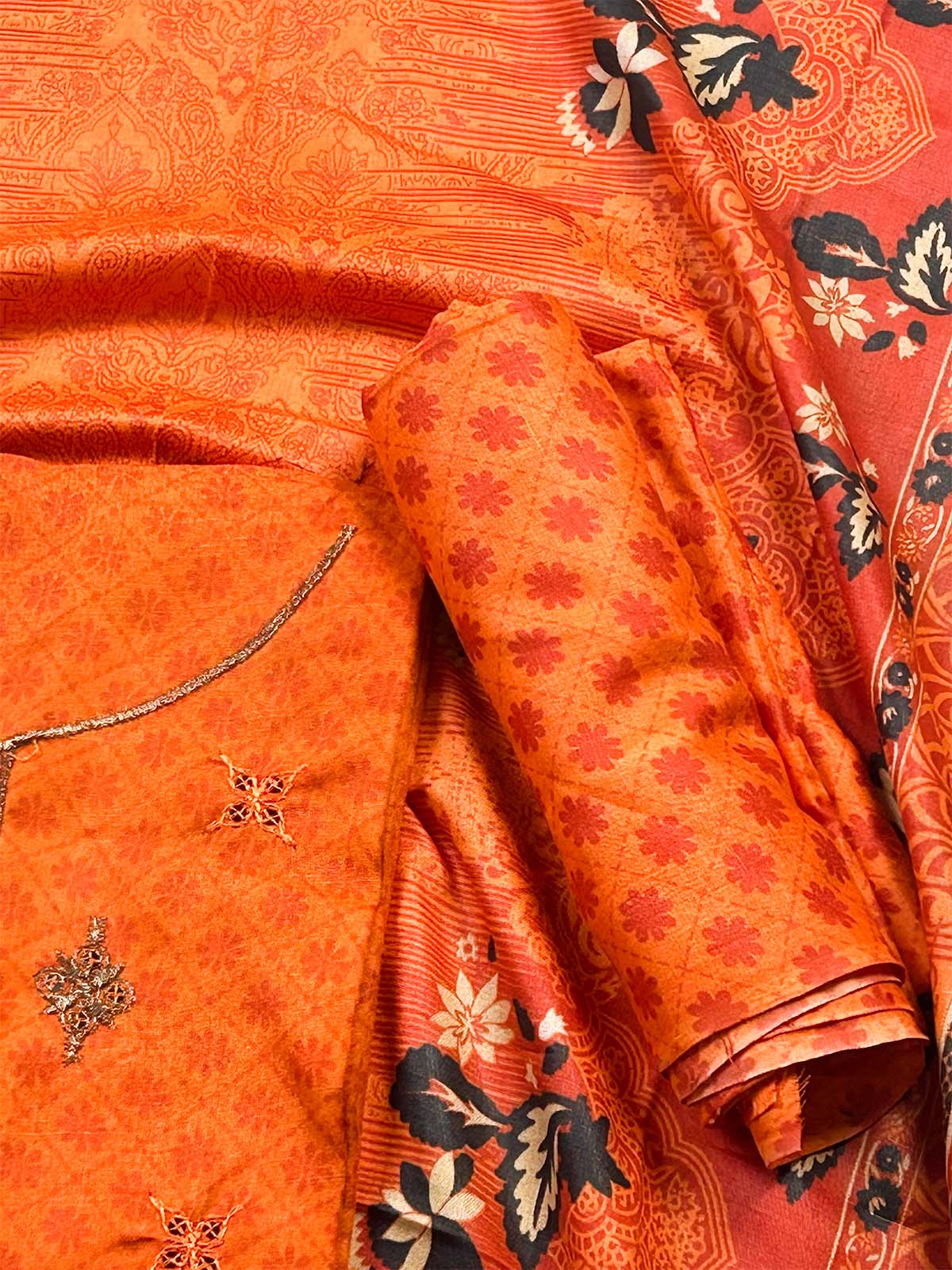 3Pcs Unstitched Digital Lawn Suit For Women WU255