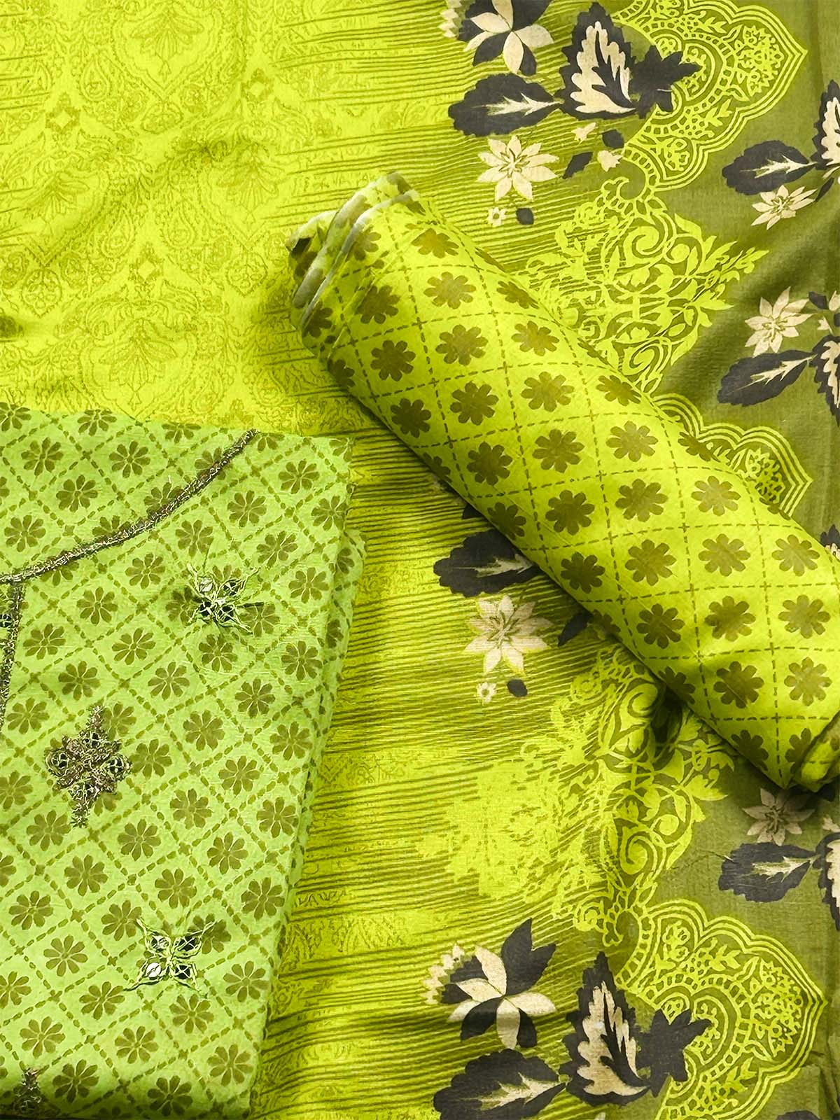 3Pcs Unstitched Digital Lawn Suit For Women WU256