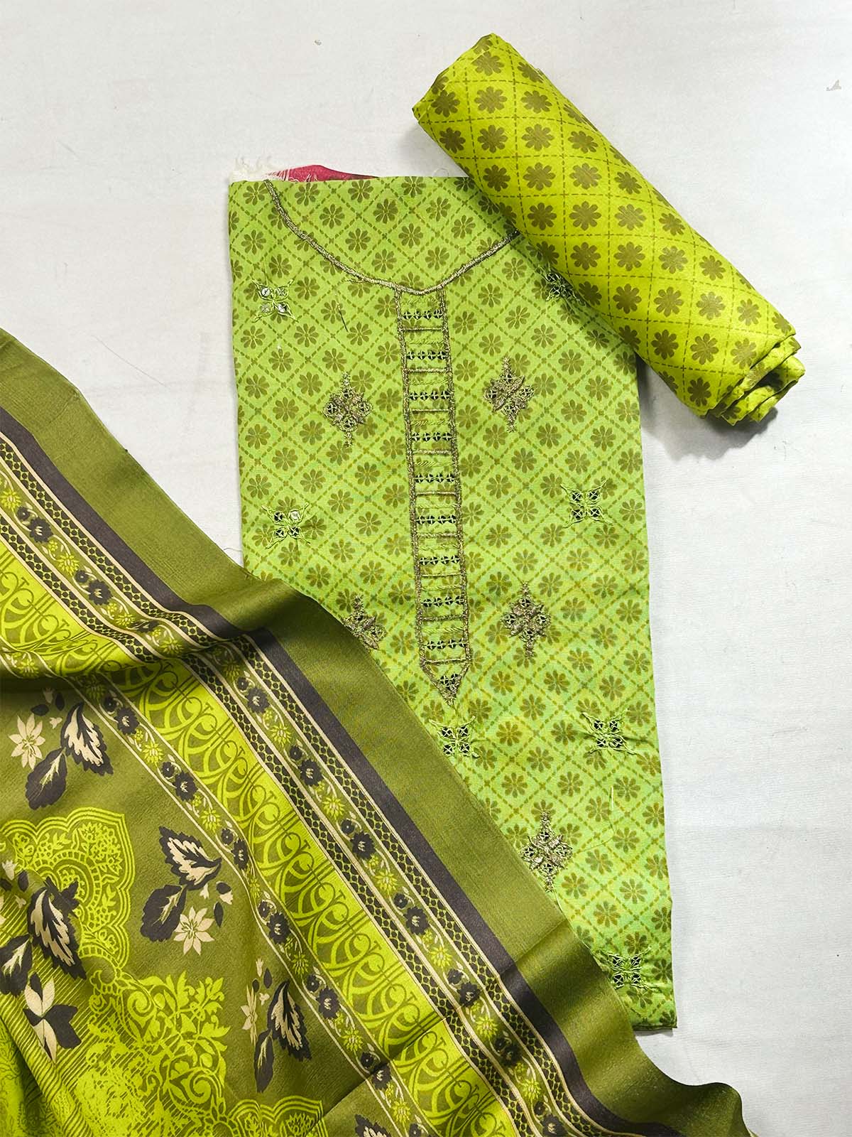 3Pcs Unstitched Digital Lawn Suit For Women WU256