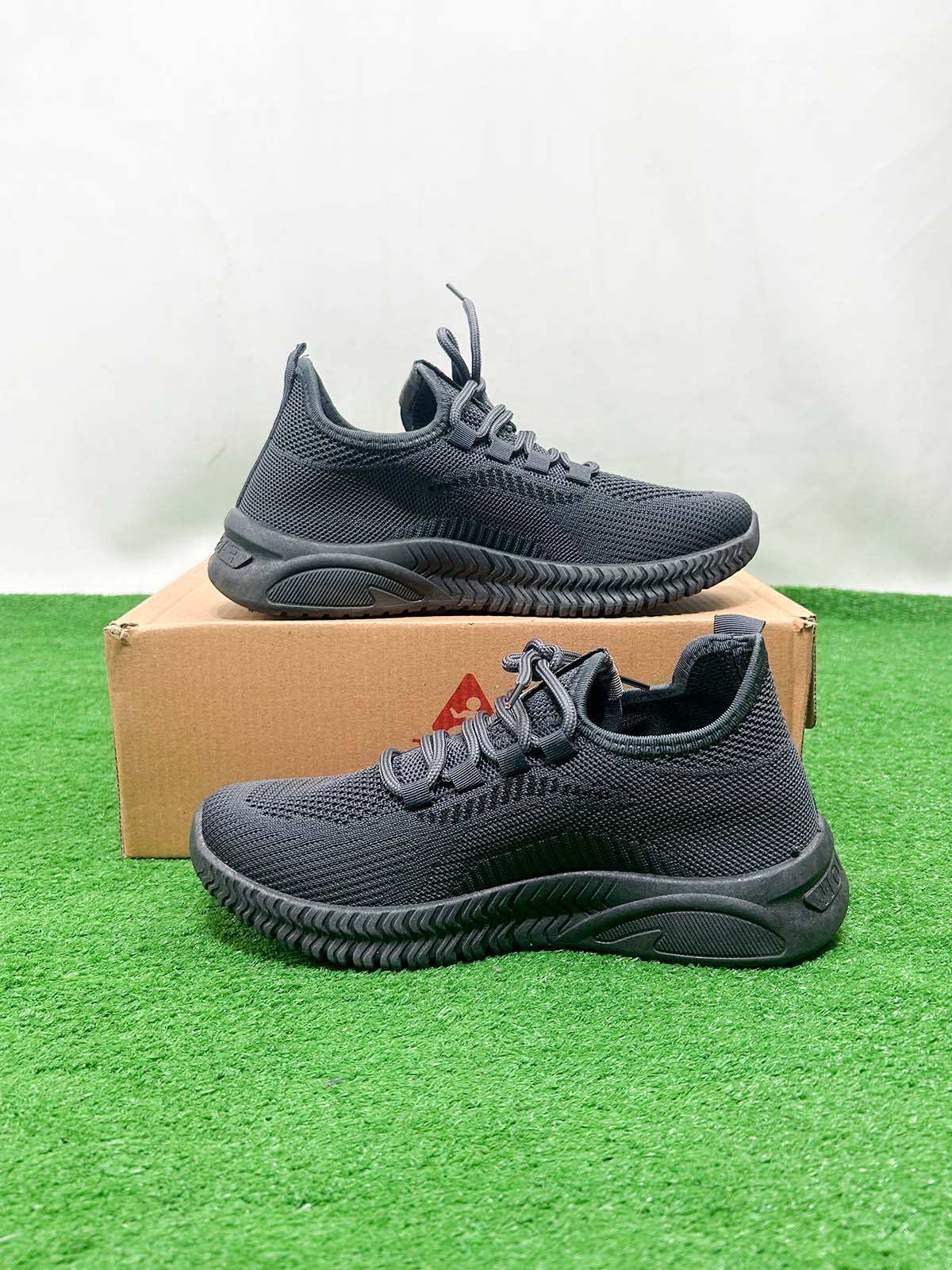 Grey Casual Sneakers For Men MJS206