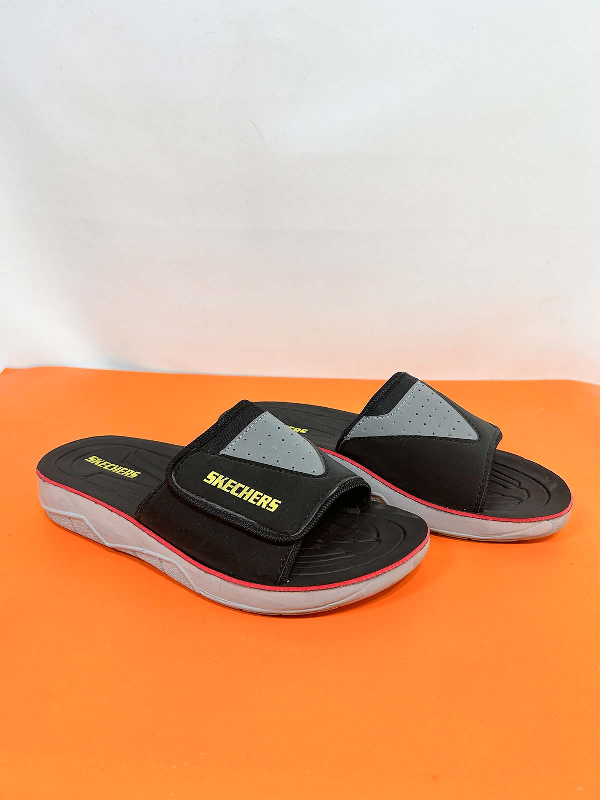 Black Comfortable Slipper for Men MC81