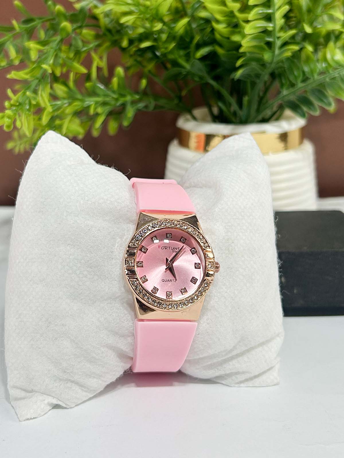 Pink Stylish Wrist Watch for Women WW120