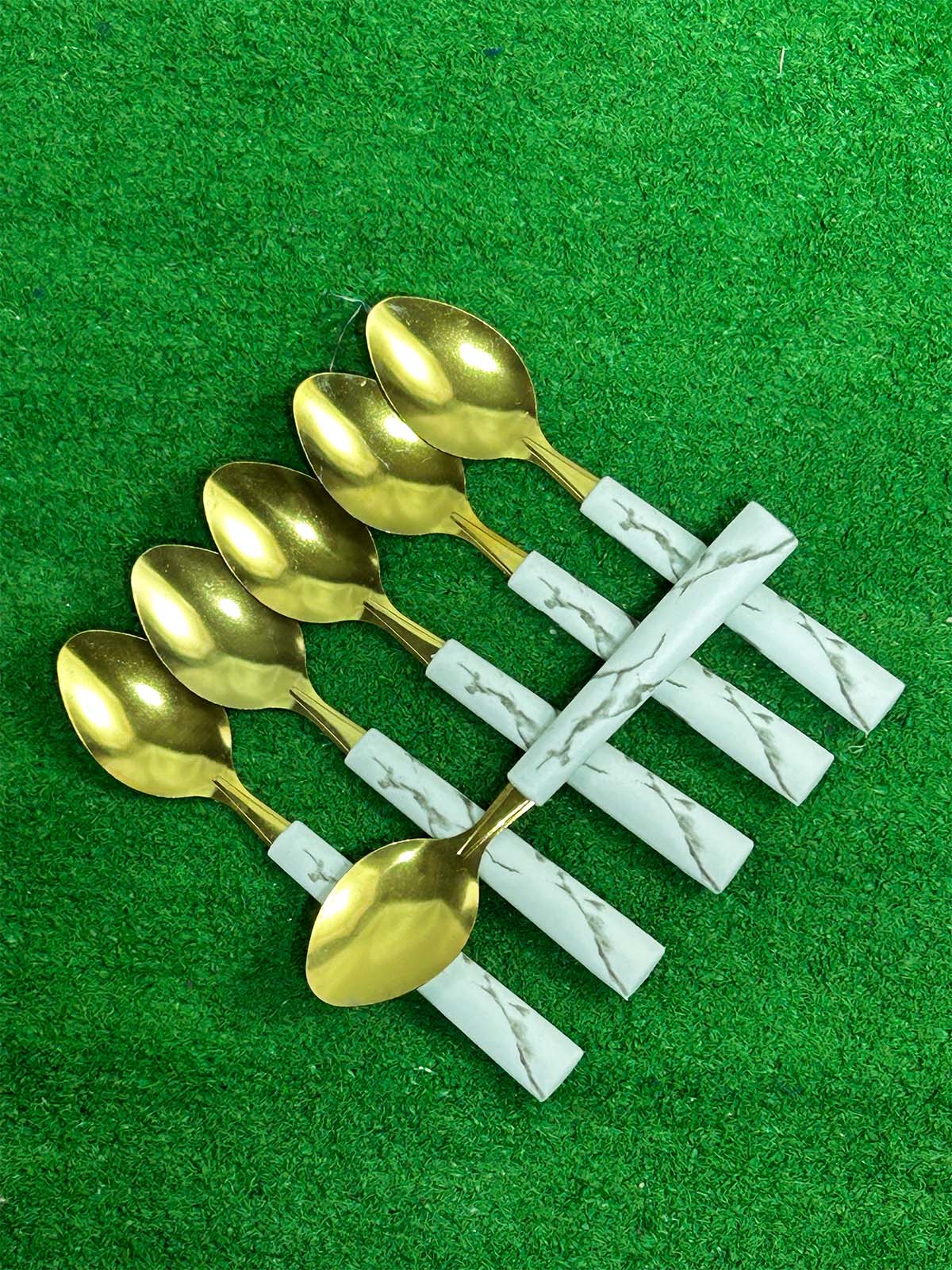 Pack of 6 Golden Table Spoons D82