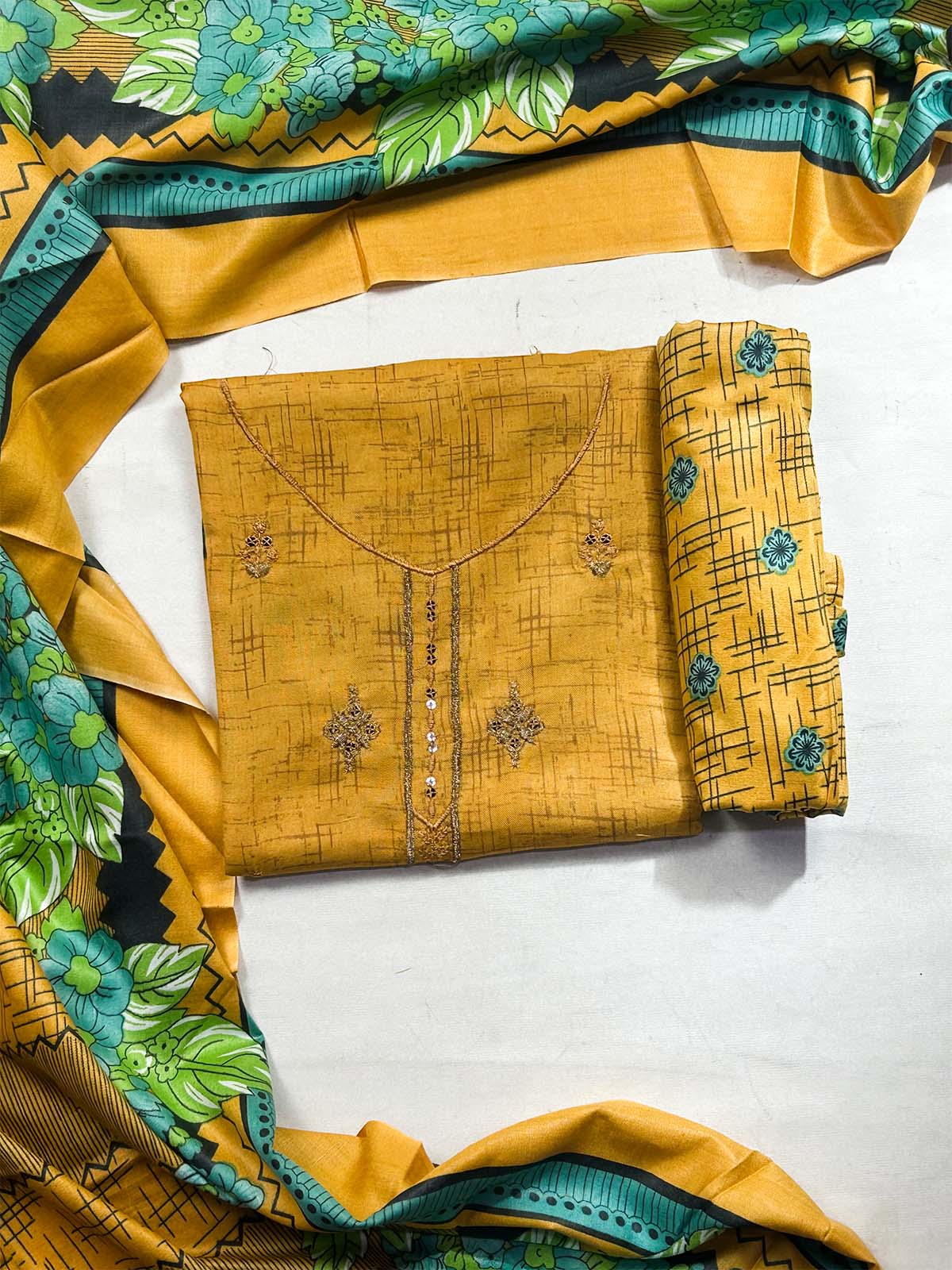 3Pcs Unstitched Digital Lawn Suit For Women WU260