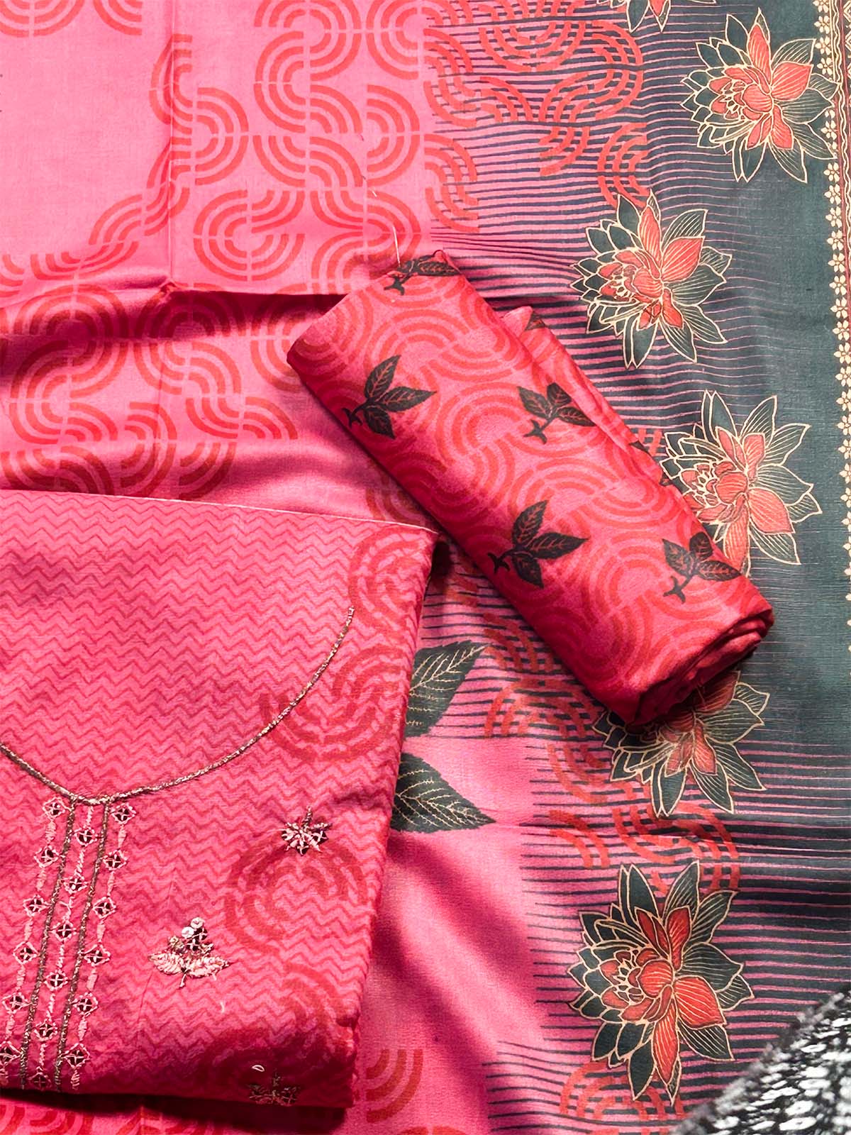 3Pcs Unstitched Digital Lawn Suit For Women WU262