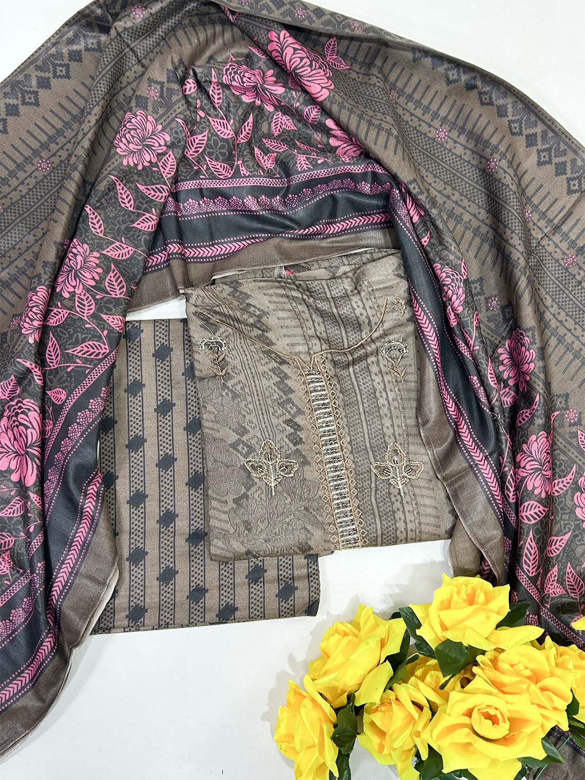 3Pcs Unstitched Digital Lawn Suit For Women WU163