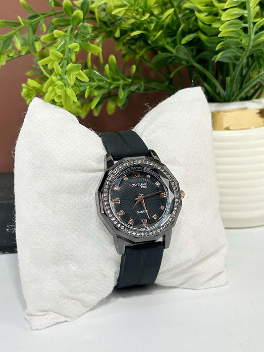Black Stylish Wrist Watch for Women WW103