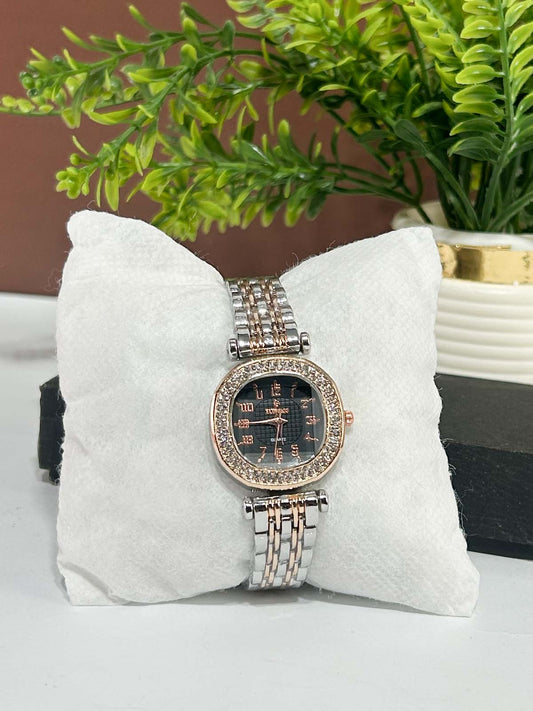Silver Stylish Wrist Watch for Women WW102