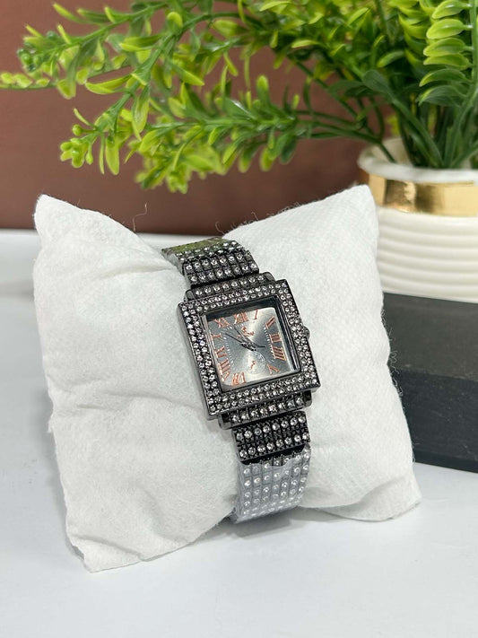 Black Stylish Wrist Watch for Women WW95