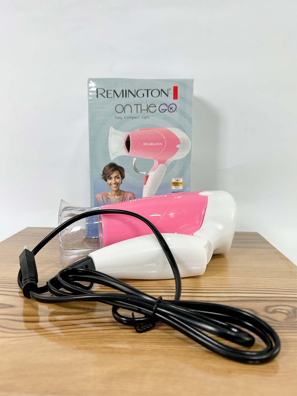 D-7105 REMINGTON Hair Dryer