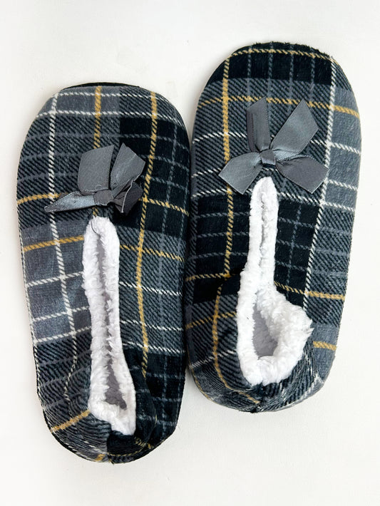 Bow Black Fuzzy Slipper Socks FSS01