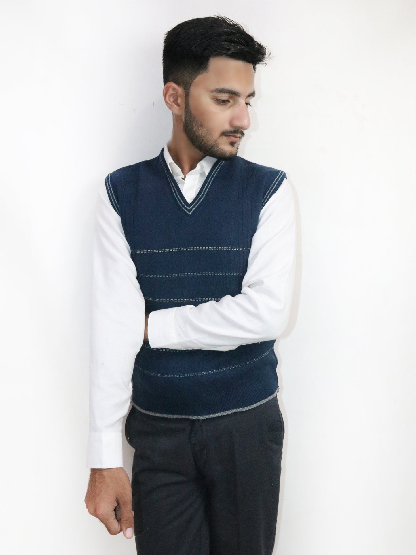 Navy Blue Sleeveless Sweater for Men MSW35