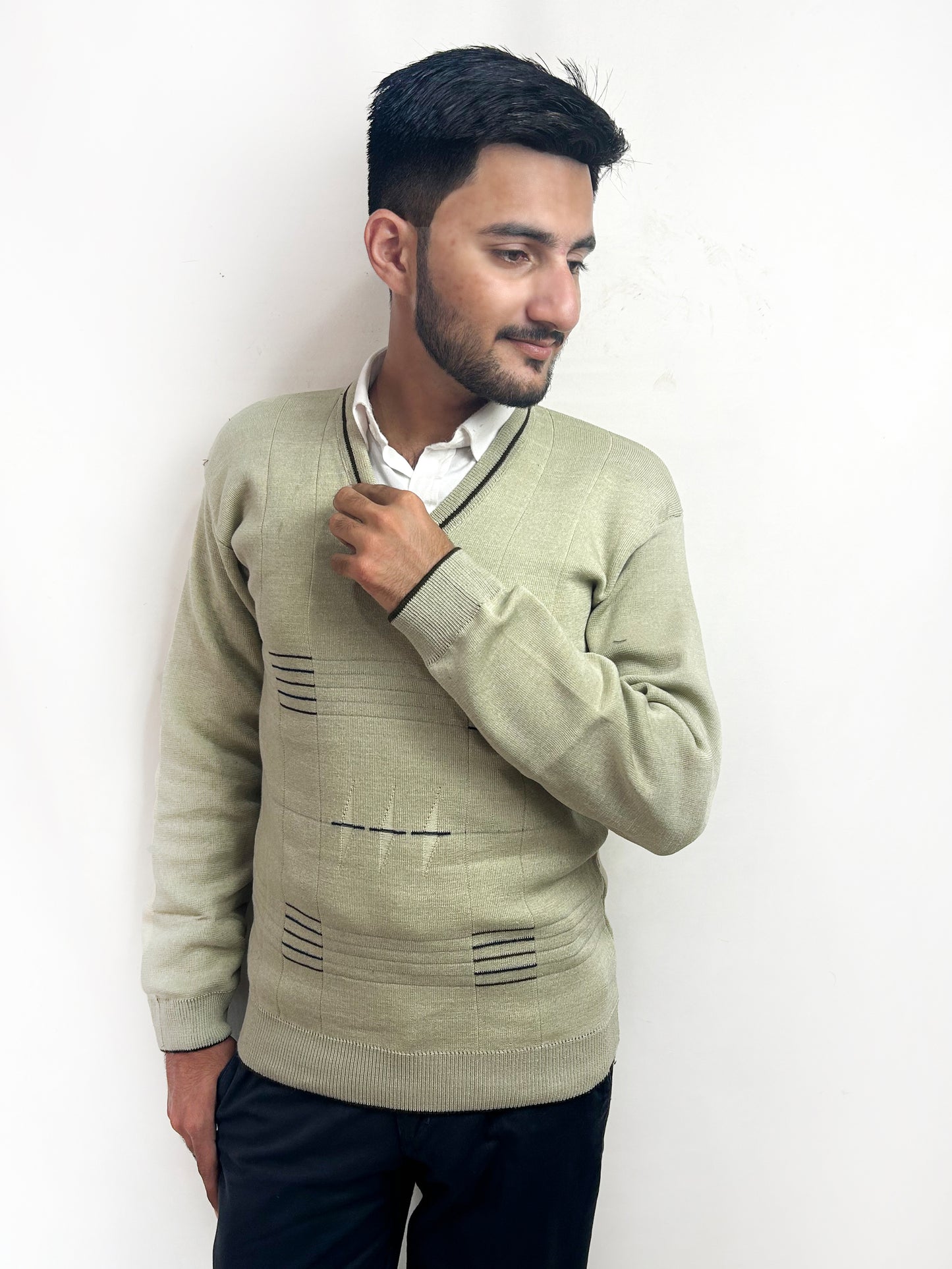 Cream Full Sleeves Sweater for Men MSW49