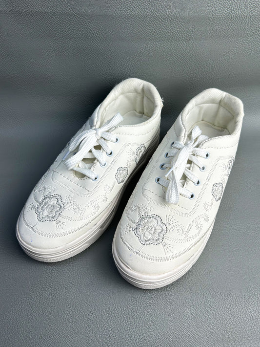 White Sneakers For Women/Girls GWS07