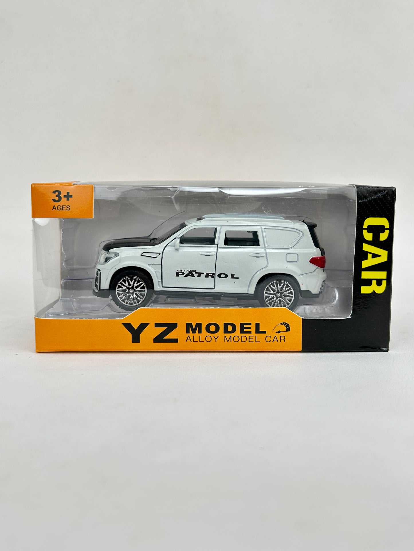 8160 White Alloy Die-Cast Metal Car KTY101