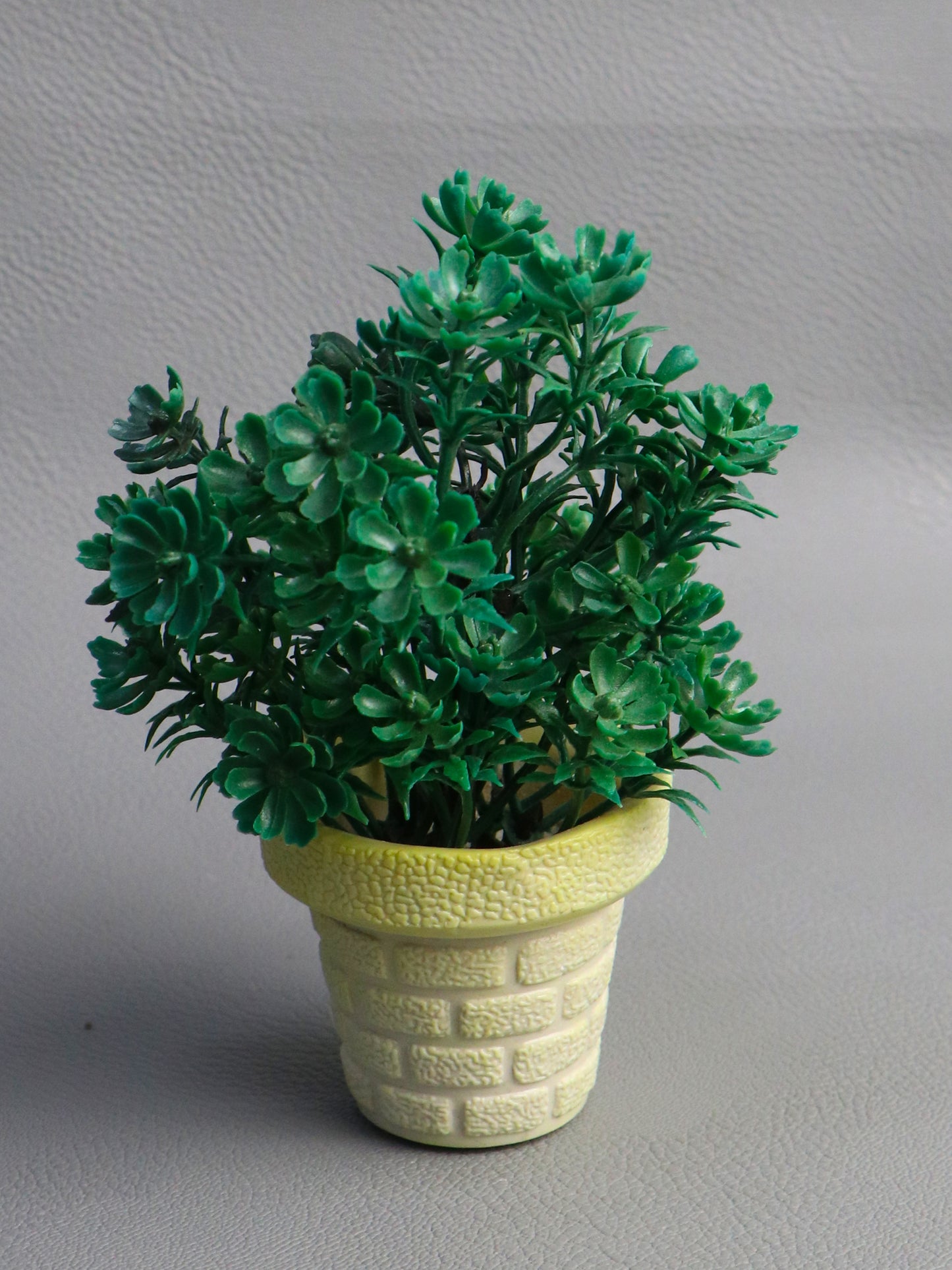 Artificial Flowers/Plants for Decorations with Plastic Pot 37 AFP01