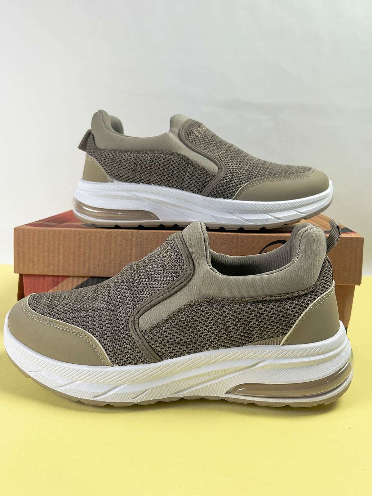 Brown Casual Sneakers For Men MJS229