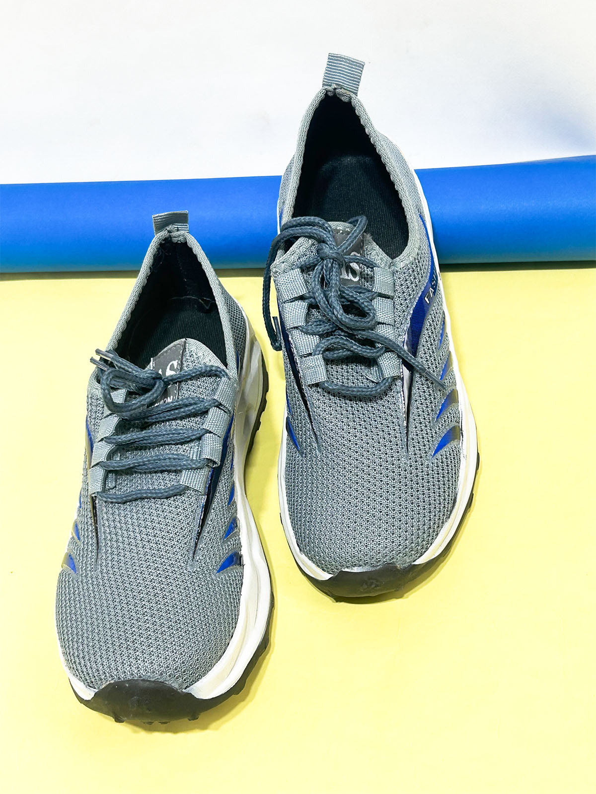Grey Casual Sneakers For Men MJS252