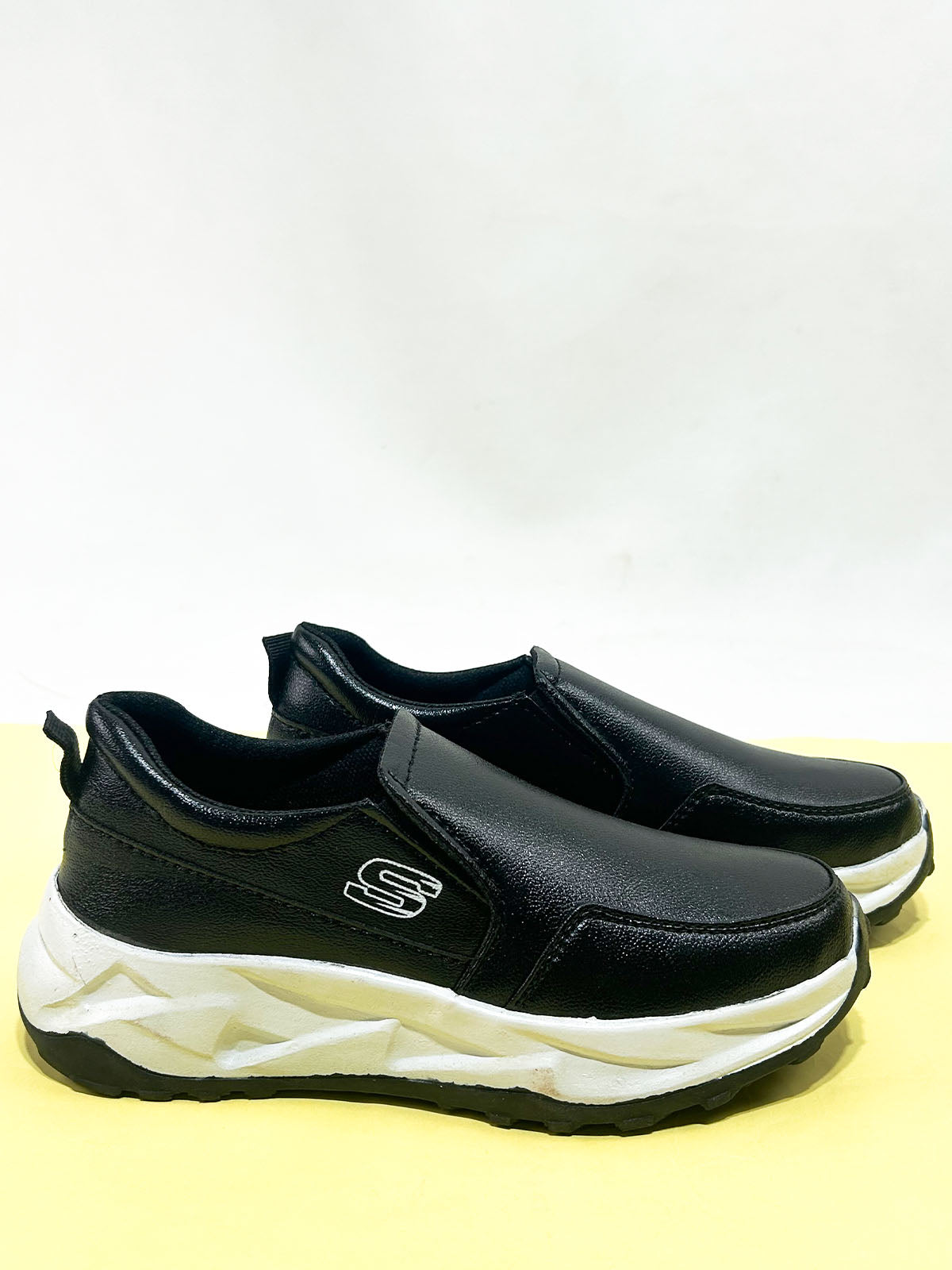 Black Classic Slip-On Shoes For Men MJS256
