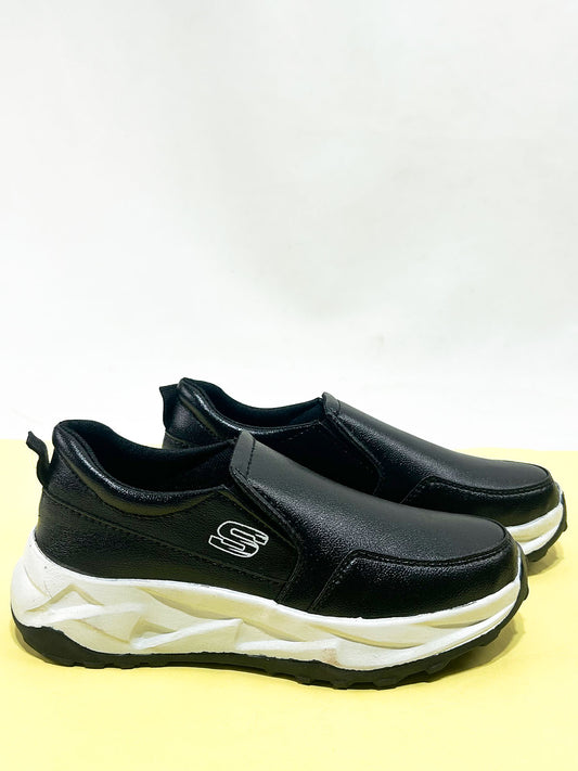 Black Classic Slip-On Shoes For Men MJS256