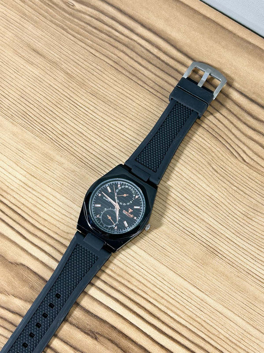 Black Rubber Strap Watch For Men MW171