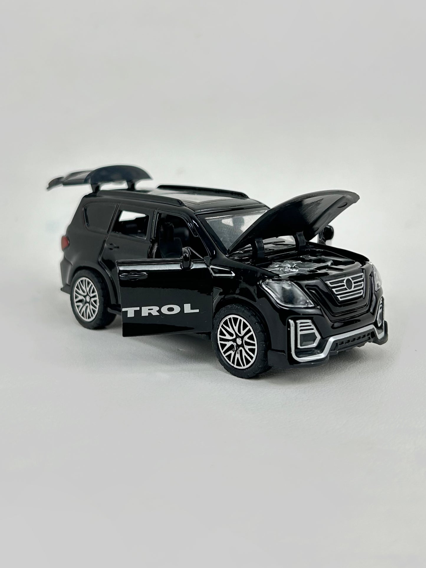 8160 Black Alloy Die-Cast Metal Car KTY102